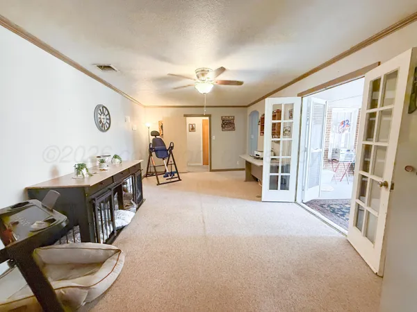 $325,000 | 1615 North Russell Street, Pampa, TX 79065