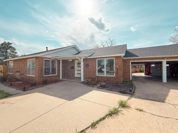 $325,000 | 1615 North Russell Street, Pampa, TX 79065