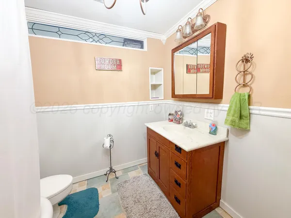 $325,000 | 1615 North Russell Street, Pampa, TX 79065