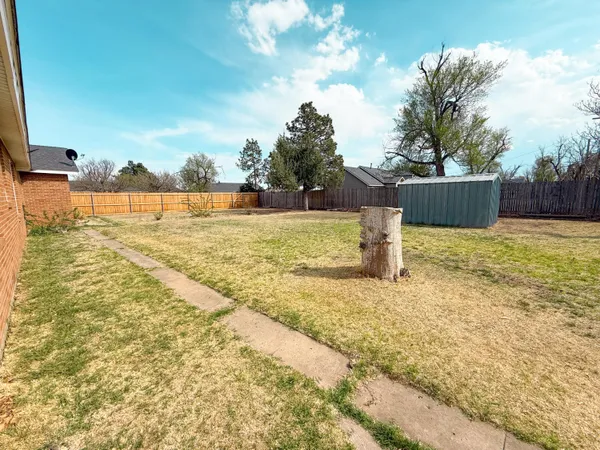 $325,000 | 1615 North Russell Street, Pampa, TX 79065