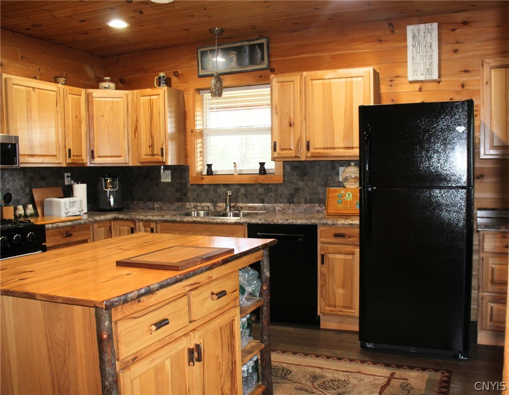 4571 Yorkland Road Annsville, NY 13471 - Photo 6 of 49 All appliances convey