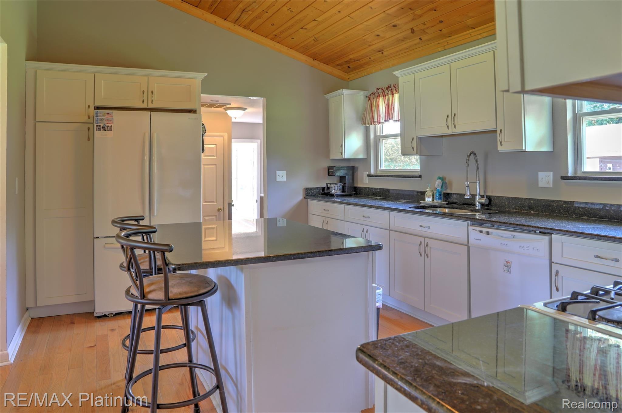 43855 Crowley Road Belleville, MI 48111 - Photo 8 of 16 IMG_3377_8_9_Optimizer.jpg