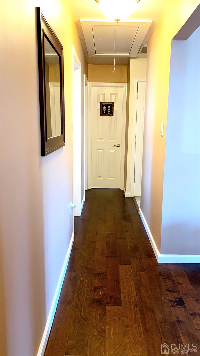 28 Baxter Road Edison, NJ 08817 - Photo 9 of 18 a view of a hallway
