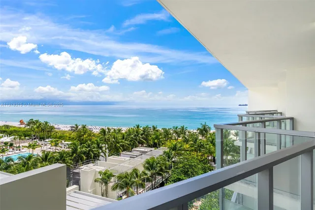$28,500 | 2201 Collins Avenue, Unit 811, Miami Beach, FL 33139