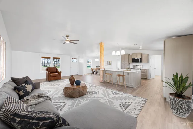 $675,000 | 4558 Lott Road, Mountain Home, ID 83647