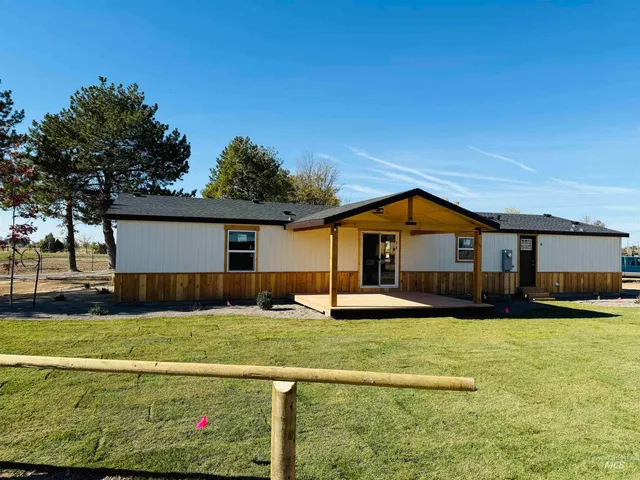 $675,000 | 4558 Lott Road, Mountain Home, ID 83647