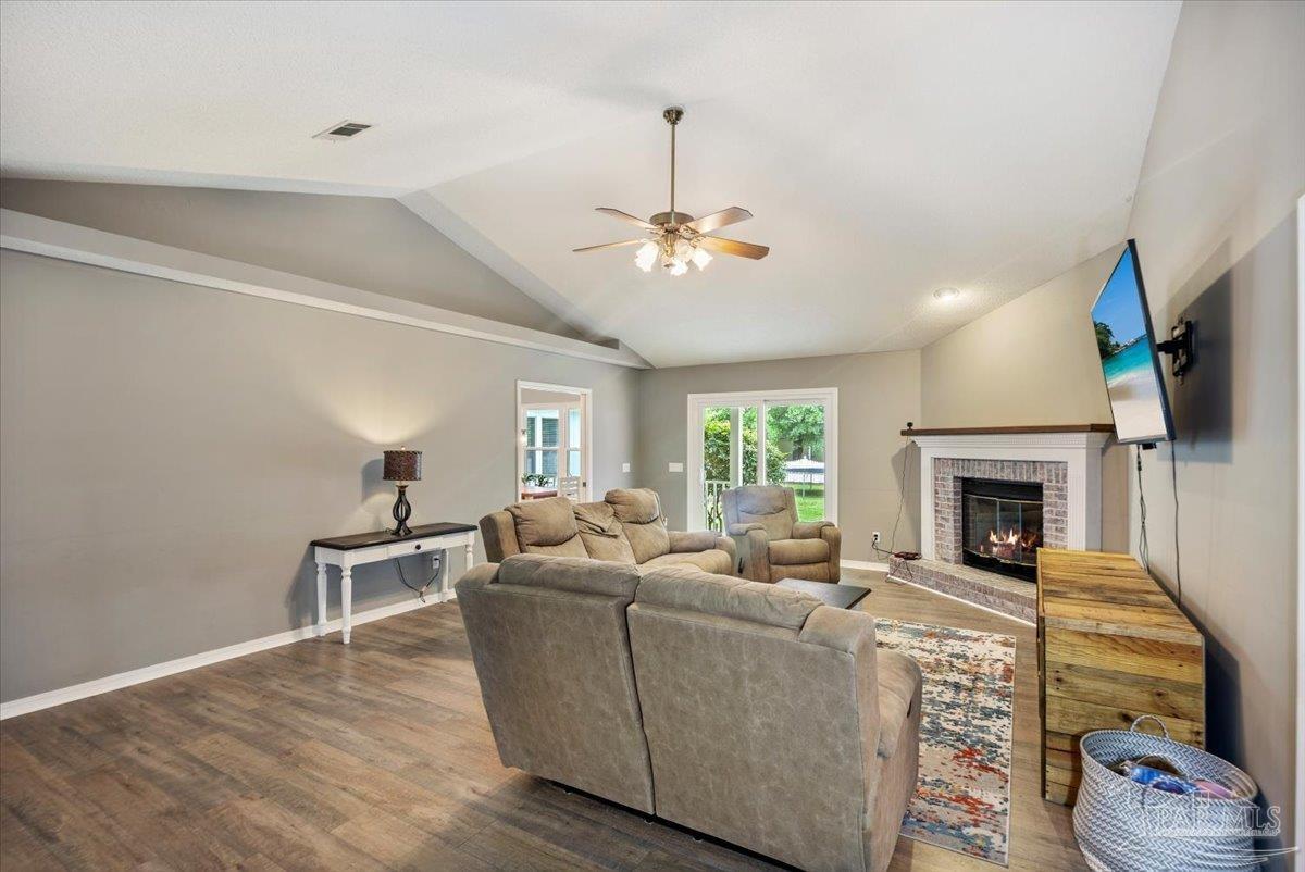 2833 Tunnel Road Pace, FL 32571 - Photo 14 of 54