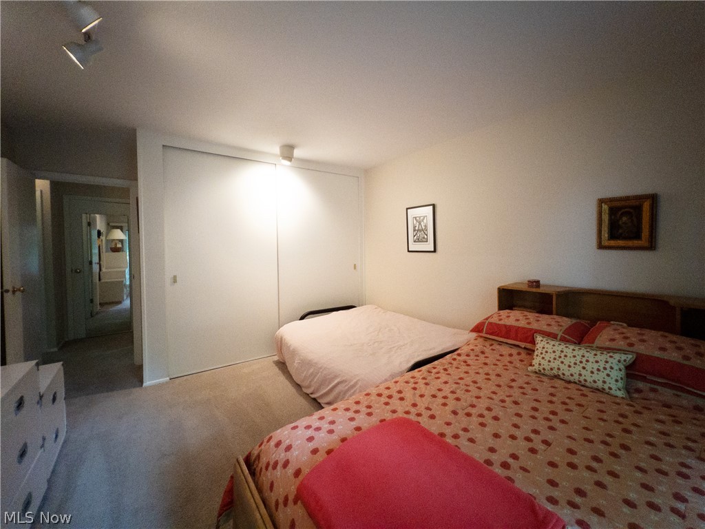 17036 Ridge Point Circle Strongsville, OH 44136 - Photo 17 of 35 Gallery Image 17