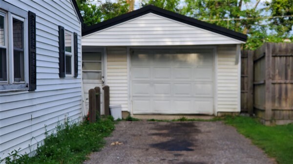 401 South Kenmore Road Indianapolis, IN 46219 - Photo 2 of 17 Gallery Image 2