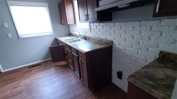 401 South Kenmore Road Indianapolis, IN 46219 - Photo 4 of 17 Gallery Image 4