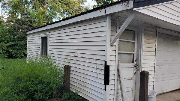 401 South Kenmore Road Indianapolis, IN 46219 - Photo 8 of 17 Gallery Image 8