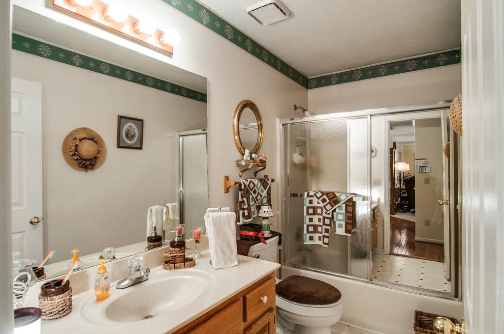 7120 Bahne Road Fairview, TN 37062 - Photo 21 of 30 Guest Bath
