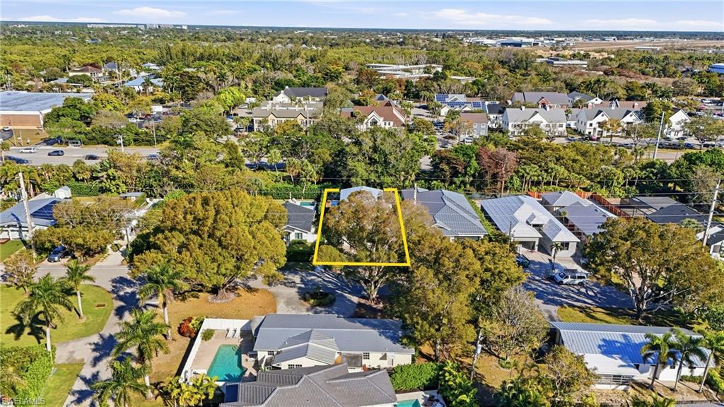 1070 13th Street North Naples, FL 34102 - Photo 3 of 11