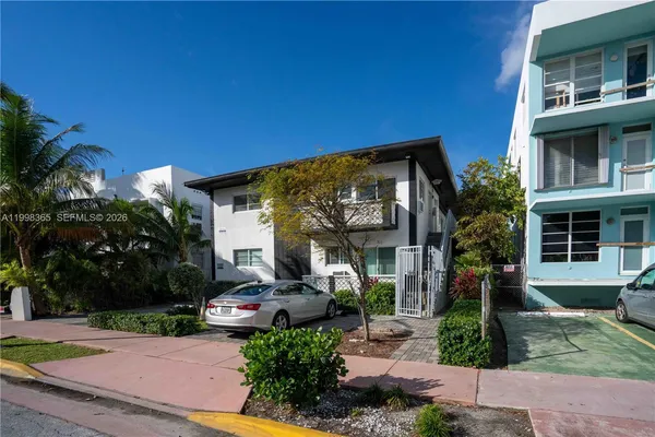 $1,900 | 1120 Euclid Avenue, Unit 2, Miami Beach, FL 33139