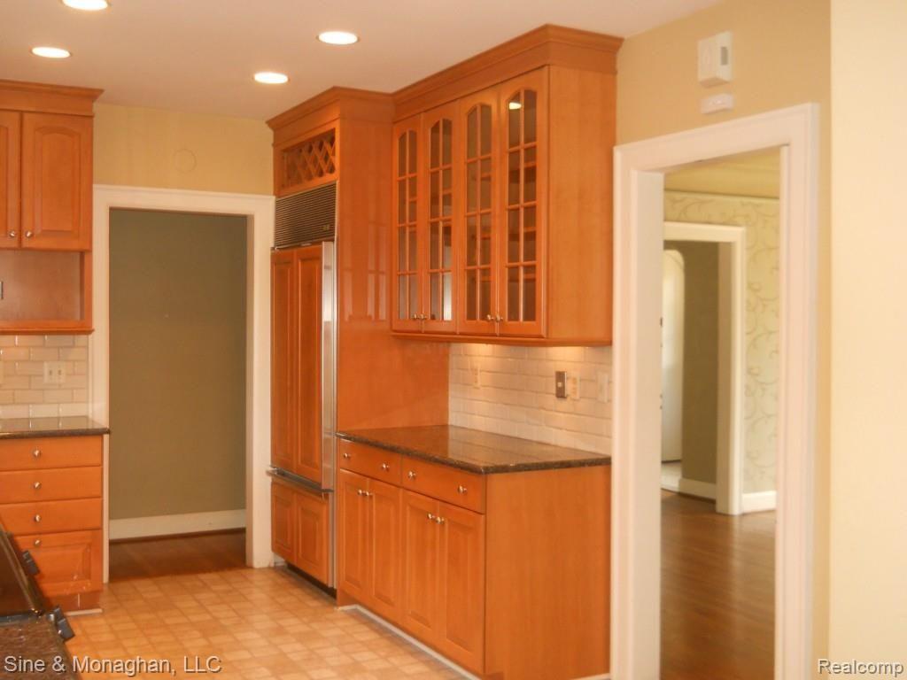 731 Lincoln Road Grosse Pointe, MI 48230 - Photo 8 of 42 DSCN0446.jpg