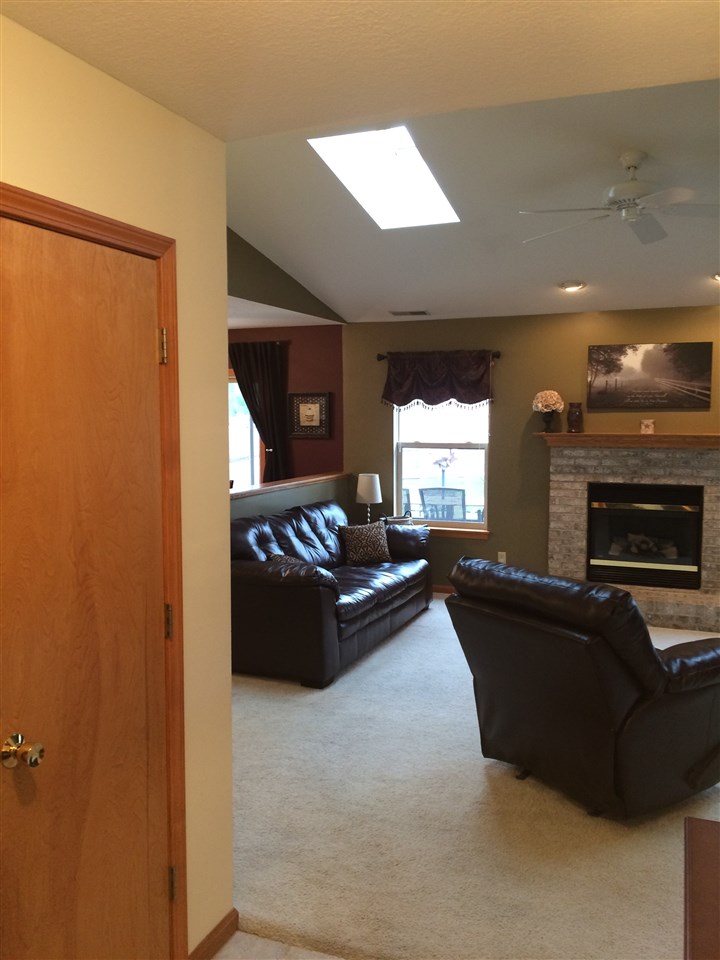 212 Spring Forest Court Fort Wayne, IN 46804 - Photo 12 of 32 Gallery Image 12