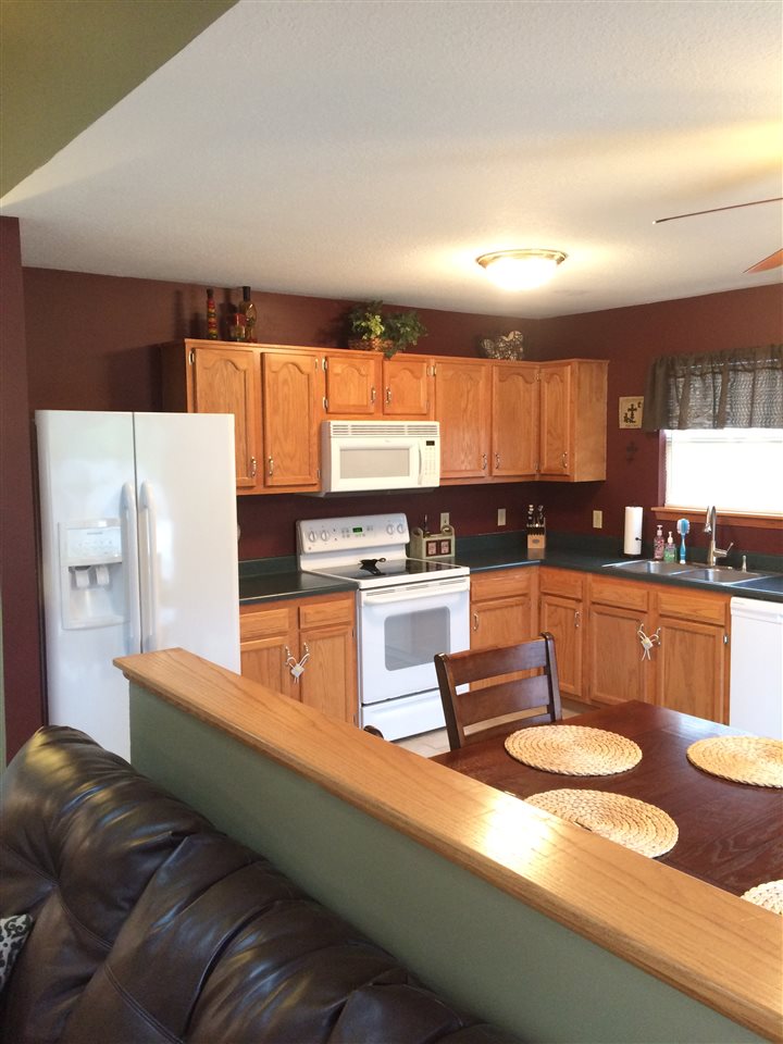 212 Spring Forest Court Fort Wayne, IN 46804 - Photo 14 of 32 Gallery Image 14
