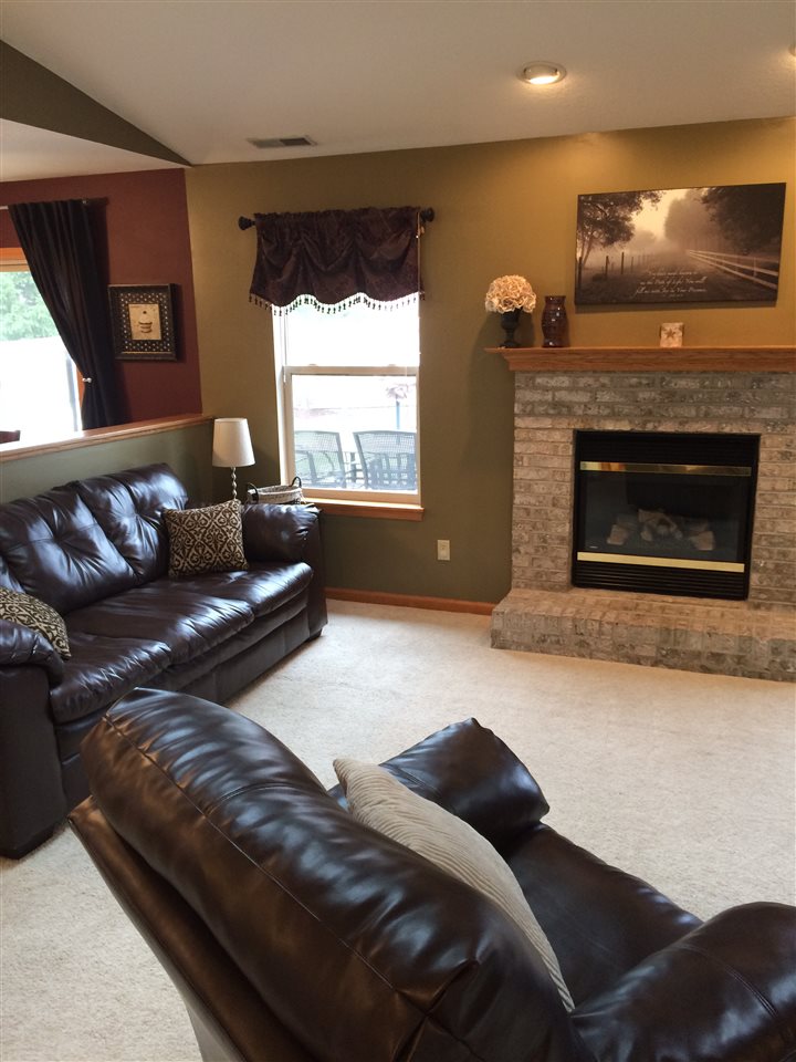 212 Spring Forest Court Fort Wayne, IN 46804 - Photo 9 of 32 Gallery Image 9