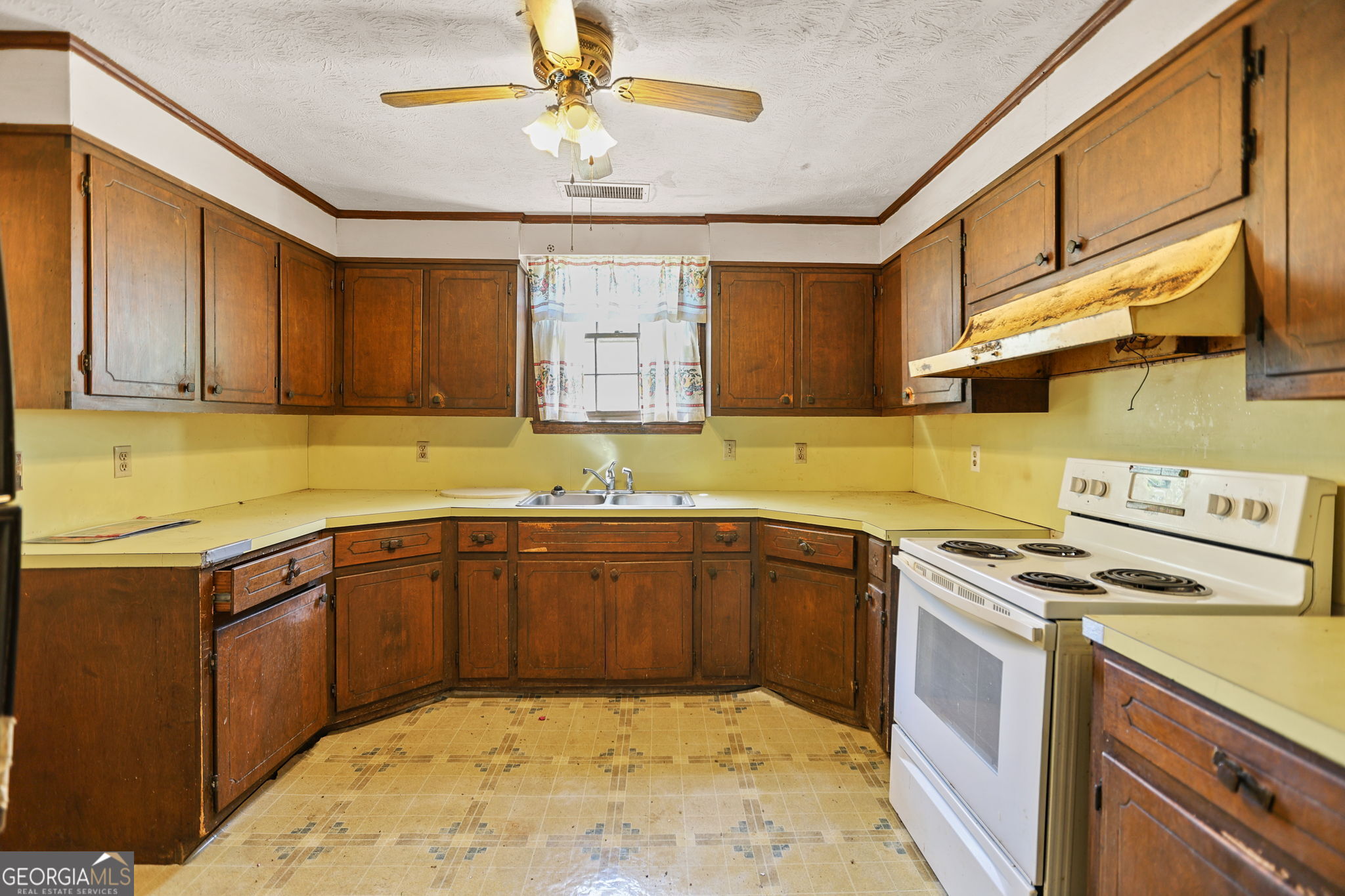 143 Cedar Creek Road Newnan, GA 30263 - Photo 28 of 47