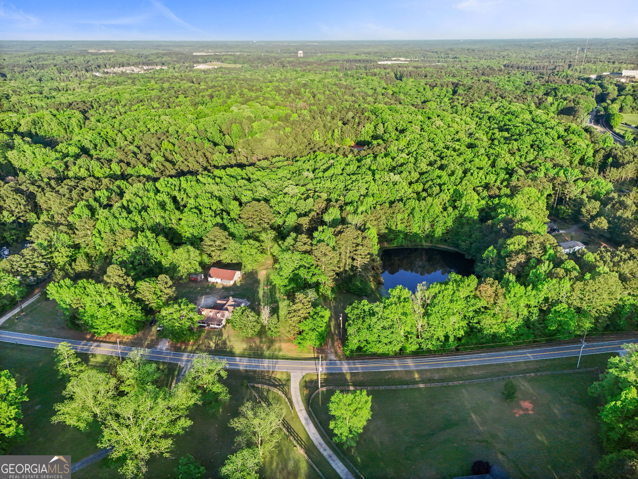 143 Cedar Creek Road Newnan, GA 30263 - Photo 4 of 47