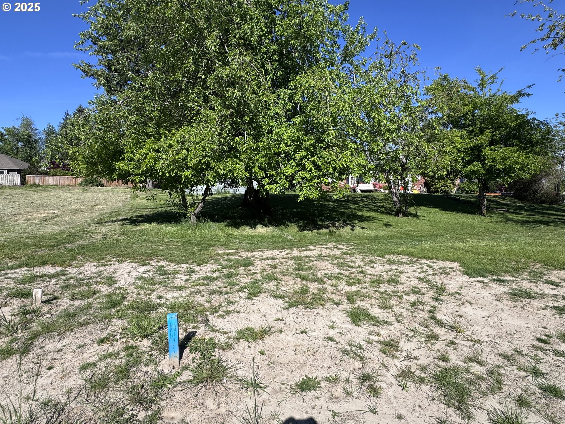 0 Southeast Sweetbriar Road, Unit 4 Troutdale, OR 97060 - Photo 13 of 15 a backyard of a house with lots of green space