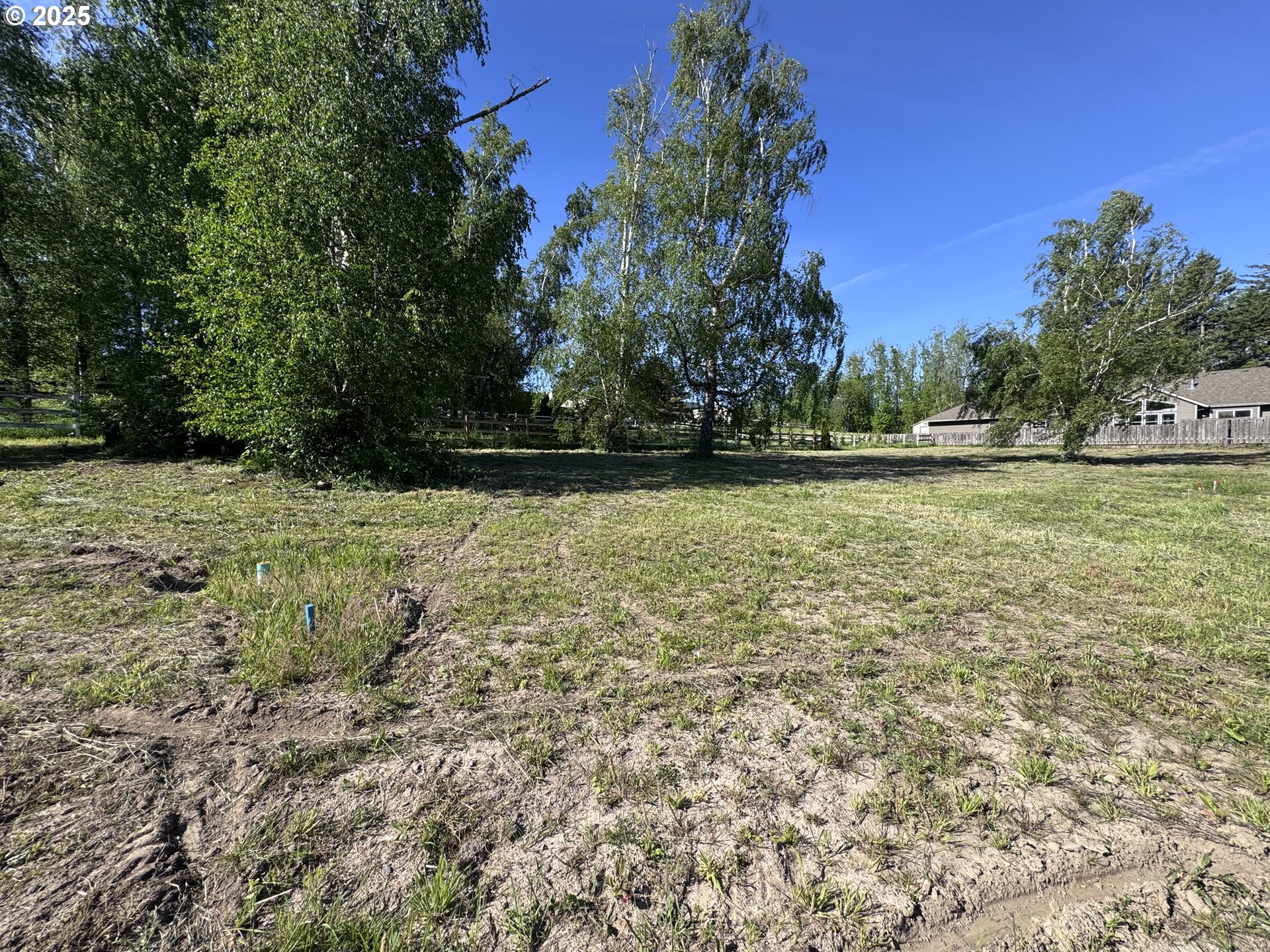 0 Southeast Sweetbriar Road, Unit 4 Troutdale, OR 97060 - Photo 9 of 15 a backyard of a house with lots of green space