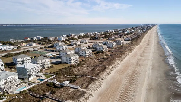 $629,000 | 2905 Pointe W Drive, Unit 5B2, Emerald Isle, NC 28594