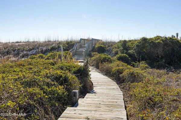 $629,000 | 2905 Pointe W Drive, Unit 5B2, Emerald Isle, NC 28594