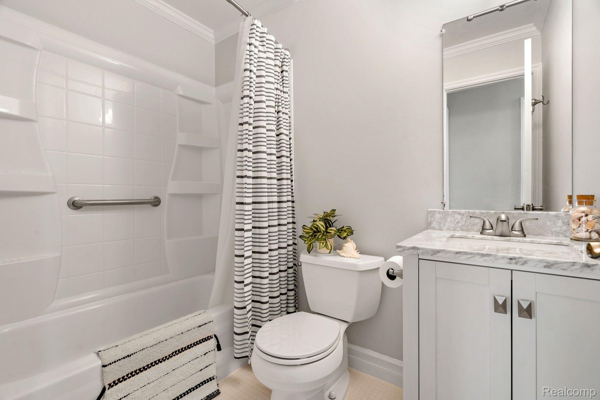 1538 Hidden Valley Lane, Unit 209 Rochester, MI 48306 - Photo 25 of 35 Gallery Image 25