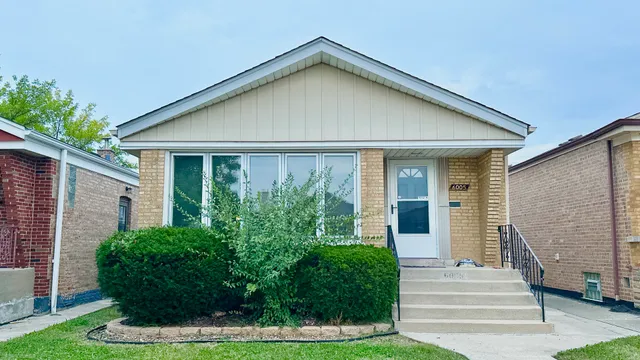 $370,000 | 6005 South Menard Avenue, Chicago, IL 60638