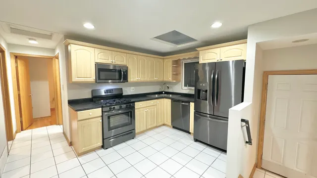 $370,000 | 6005 South Menard Avenue, Chicago, IL 60638