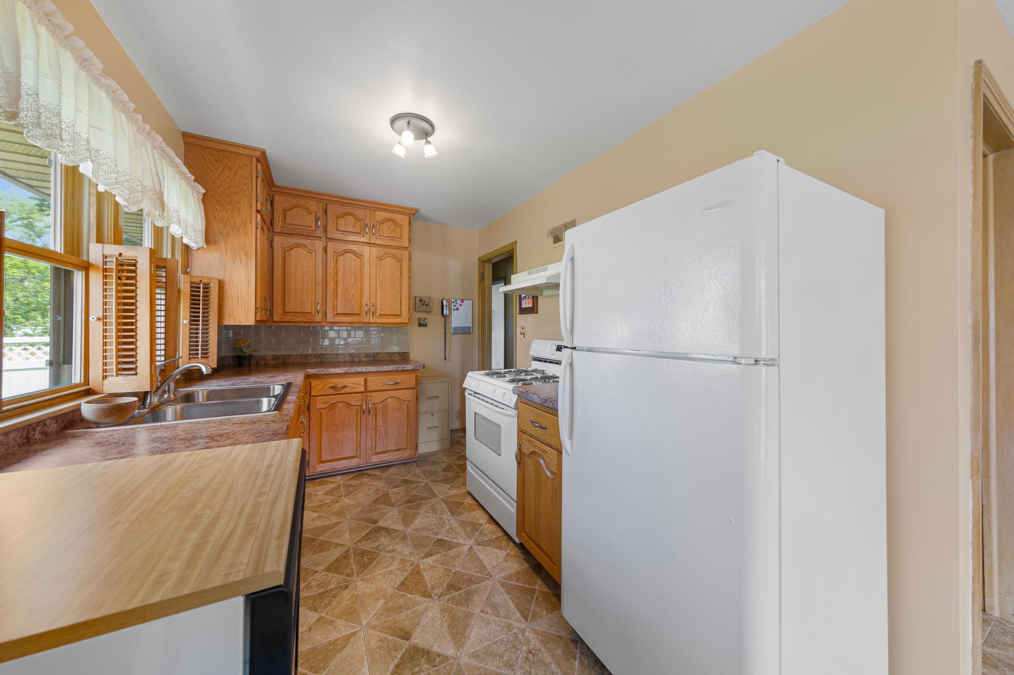 142 22nd Avenue Southwest Faribault, MN 55021 - Photo 6 of 31