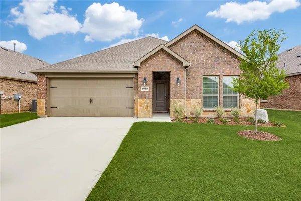 $2,200 | 2942 Trusting Way, Aubrey, TX 76227