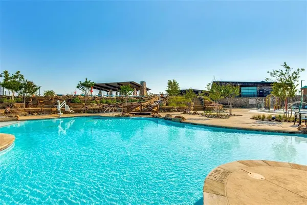 $2,200 | 2942 Trusting Way, Aubrey, TX 76227