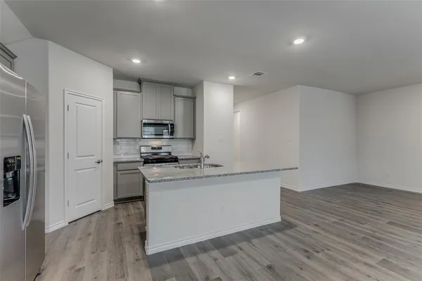$2,200 | 2942 Trusting Way, Aubrey, TX 76227