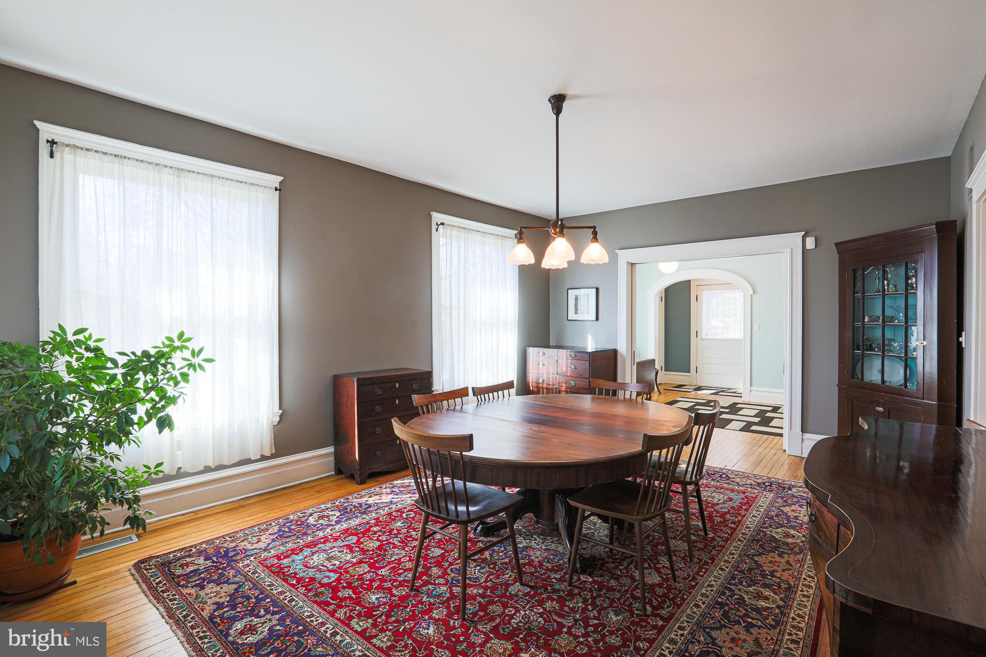 101 Woodlawn Road Baltimore, MD 21210 - Photo 20 of 92 Dining room