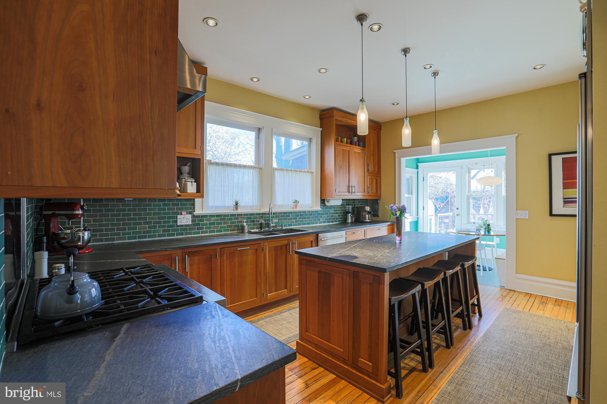 101 Woodlawn Road Baltimore, MD 21210 - Photo 24 of 92 Kitchen