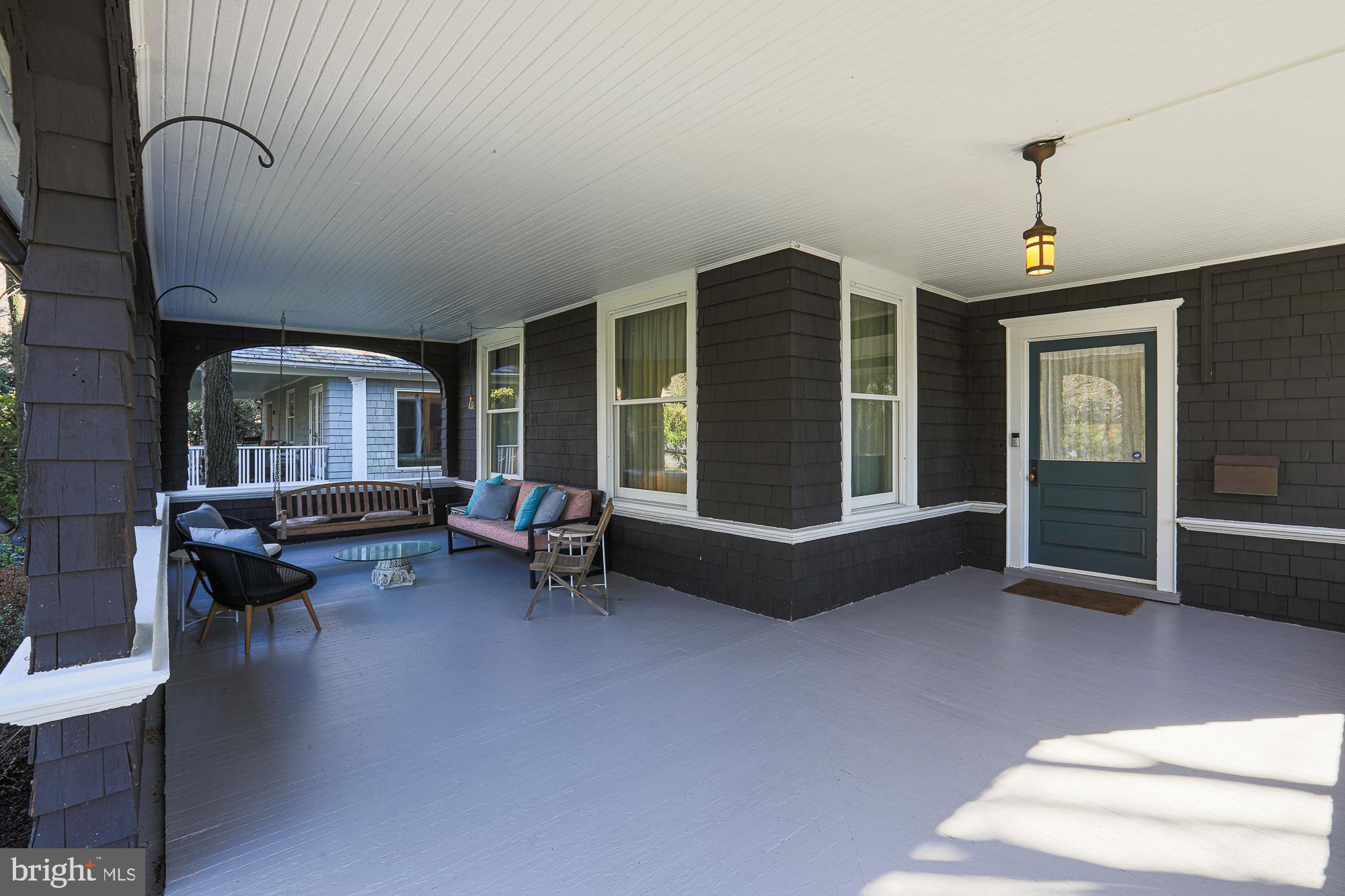 101 Woodlawn Road Baltimore, MD 21210 - Photo 4 of 92 Expansive front porch