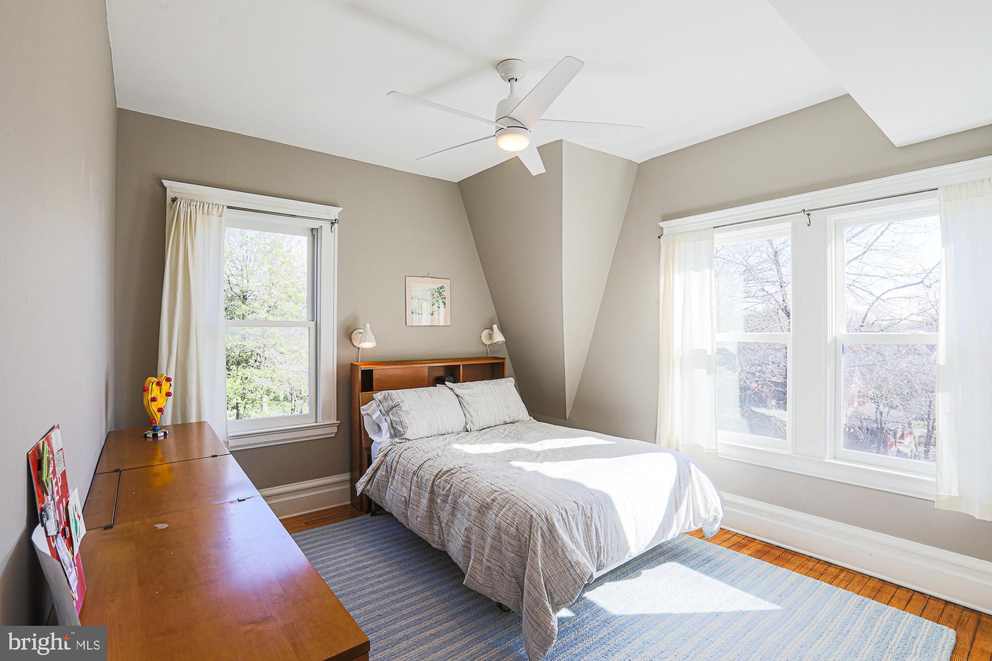 101 Woodlawn Road Baltimore, MD 21210 - Photo 52 of 92 Second bedroom with gorgeous light