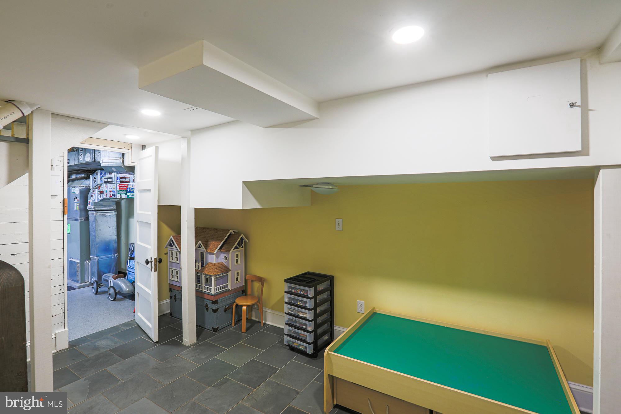 101 Woodlawn Road Baltimore, MD 21210 - Photo 75 of 92 Basement play area