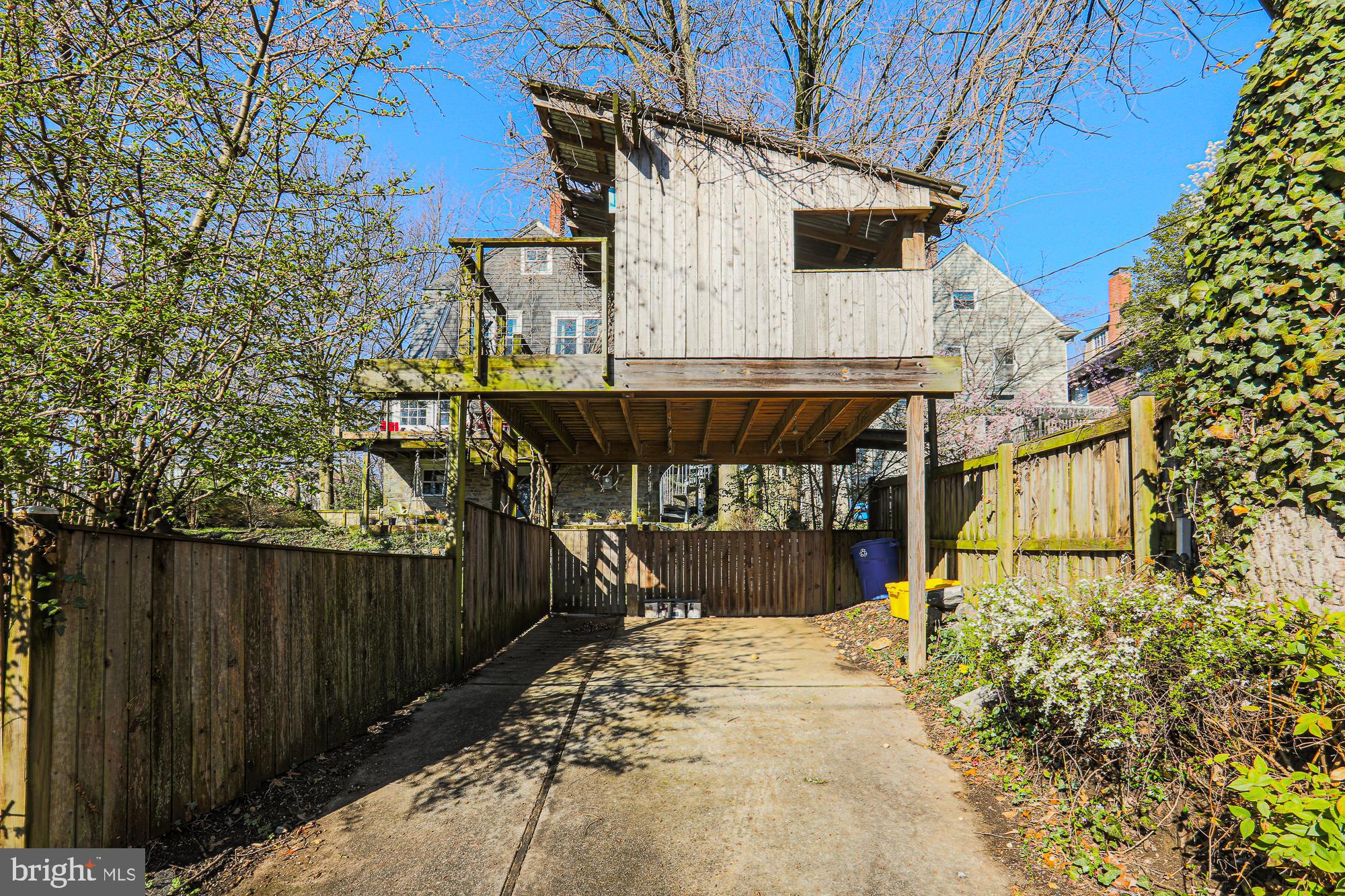 101 Woodlawn Road Baltimore, MD 21210 - Photo 88 of 92 Treehouse and Parking