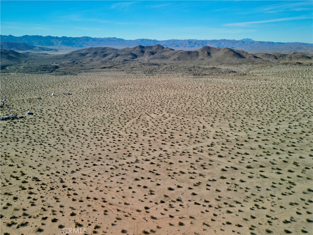 63305 Rainier Road Joshua Tree, CA 92252 - Photo 16 of 20 a view of a dry yard