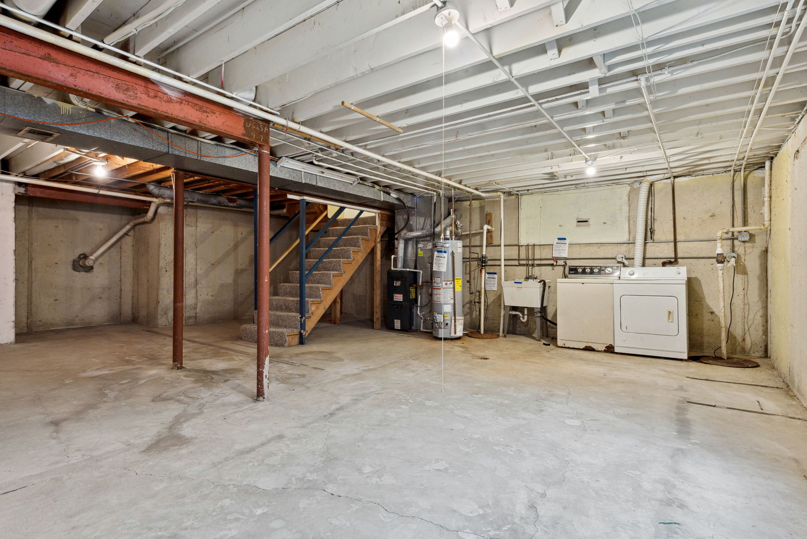 889 Heatherbrook Court Wheaton, IL 60189 - Photo 18 of 24 a view of a storage & utility room