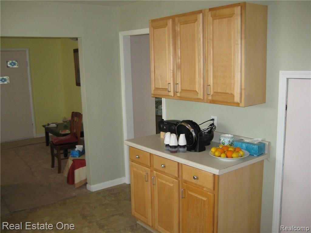 395 East Maple Road Troy, MI 48083 - Photo 10 of 22
