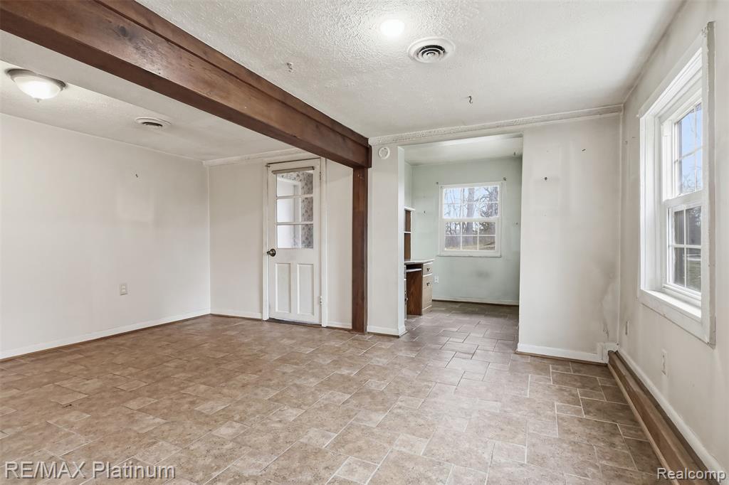 562 South Hughes Road Howell, MI 48843 - Photo 7 of 21 Gallery Image 7