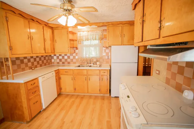 $189,000 | 142 Military Road, Greenbush, ME 04418