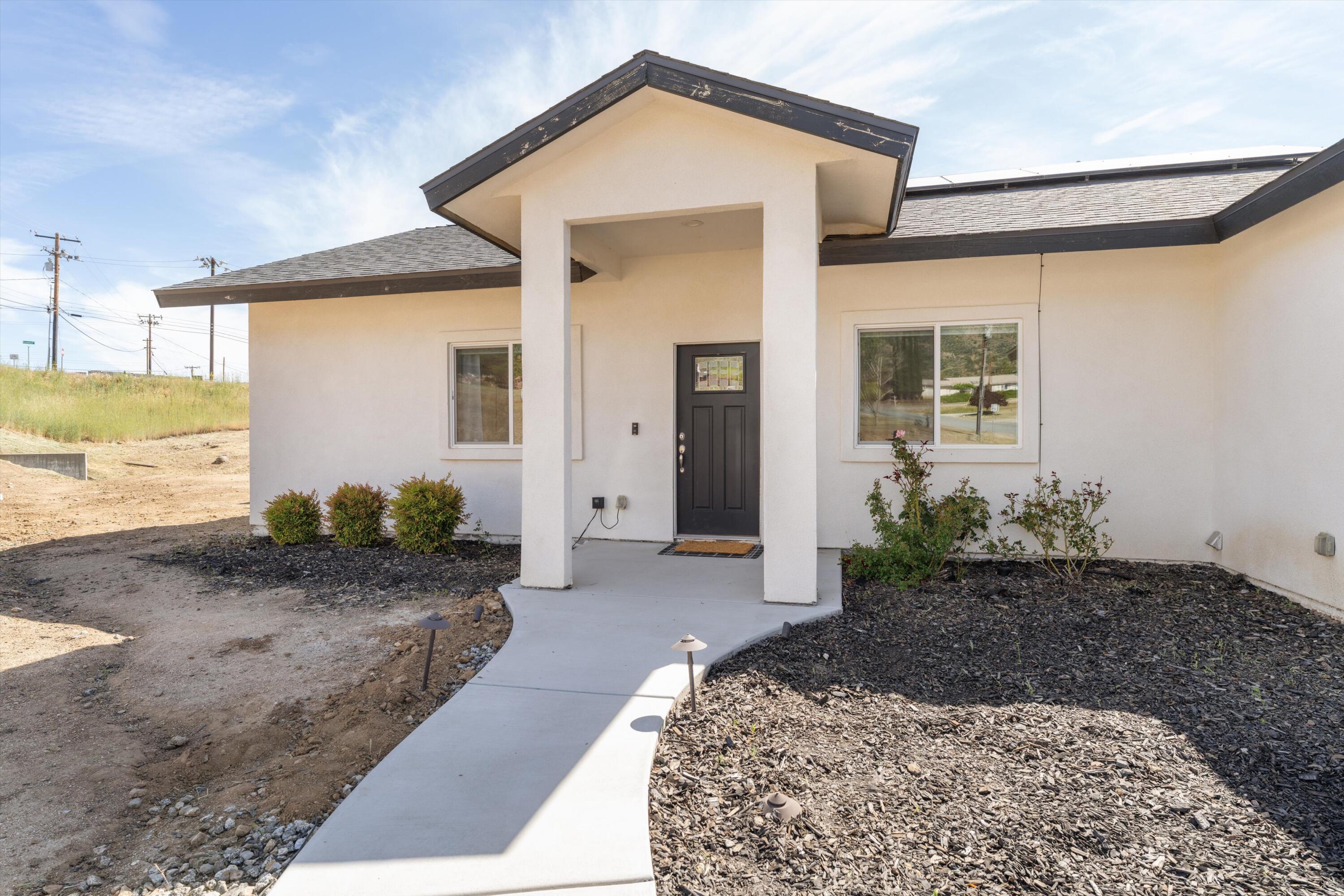 22612 Mariposa Road Tehachapi, CA 93561 - Photo 4 of 29 03-JYP01570