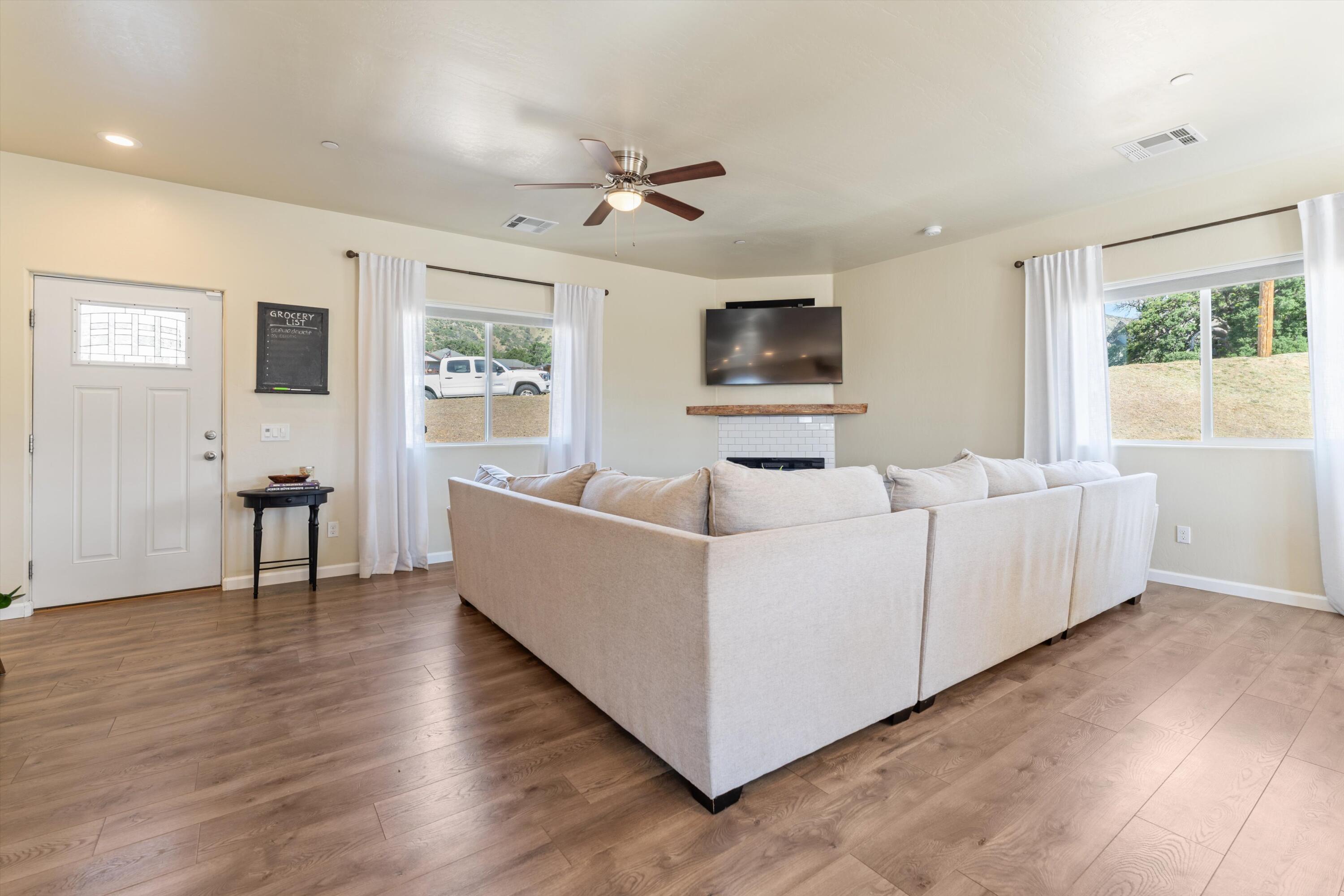 22612 Mariposa Road Tehachapi, CA 93561 - Photo 6 of 29 05-JYP01519