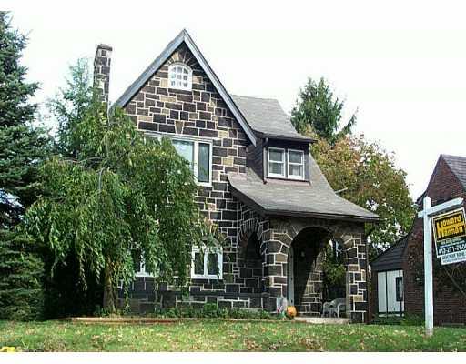 7 Roxbury Road Forest Hills, PA 15221 - Photo 1 of 7 Gallery Image 1