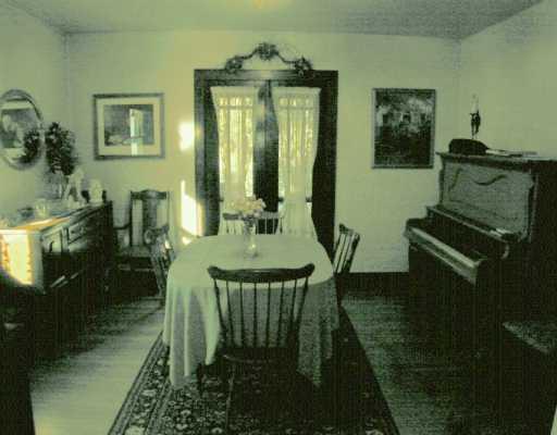 7 Roxbury Road Forest Hills, PA 15221 - Photo 3 of 7 Gallery Image 3